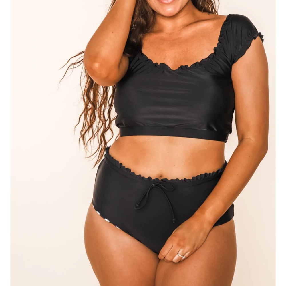 Coral reef swim 2 piece bundle large bottoms medium top. Black